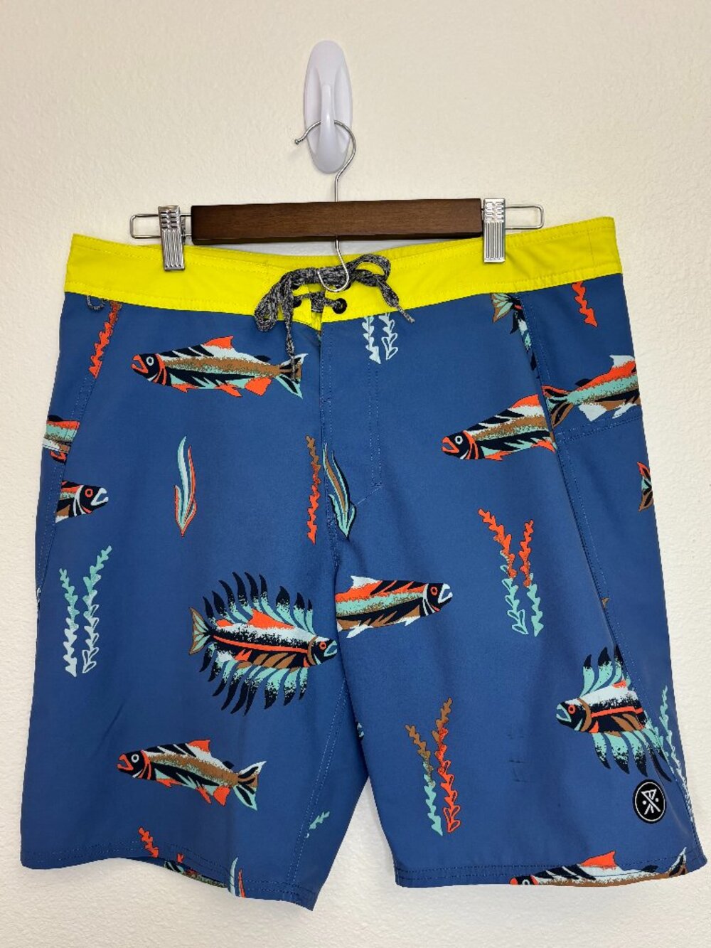 Roark Men's 33 Passage Board Shorts Bait & Switch Swim Trunks Dark Blue Fish - Picture 2 of 10